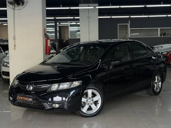 HONDA CIVIC 1.8 LXS 16V GASOLINA 4P AUTOMÁTICO HONDA CIVIC 1.8 LXS 16V GASOLINA 4P AUTOMÁTICO